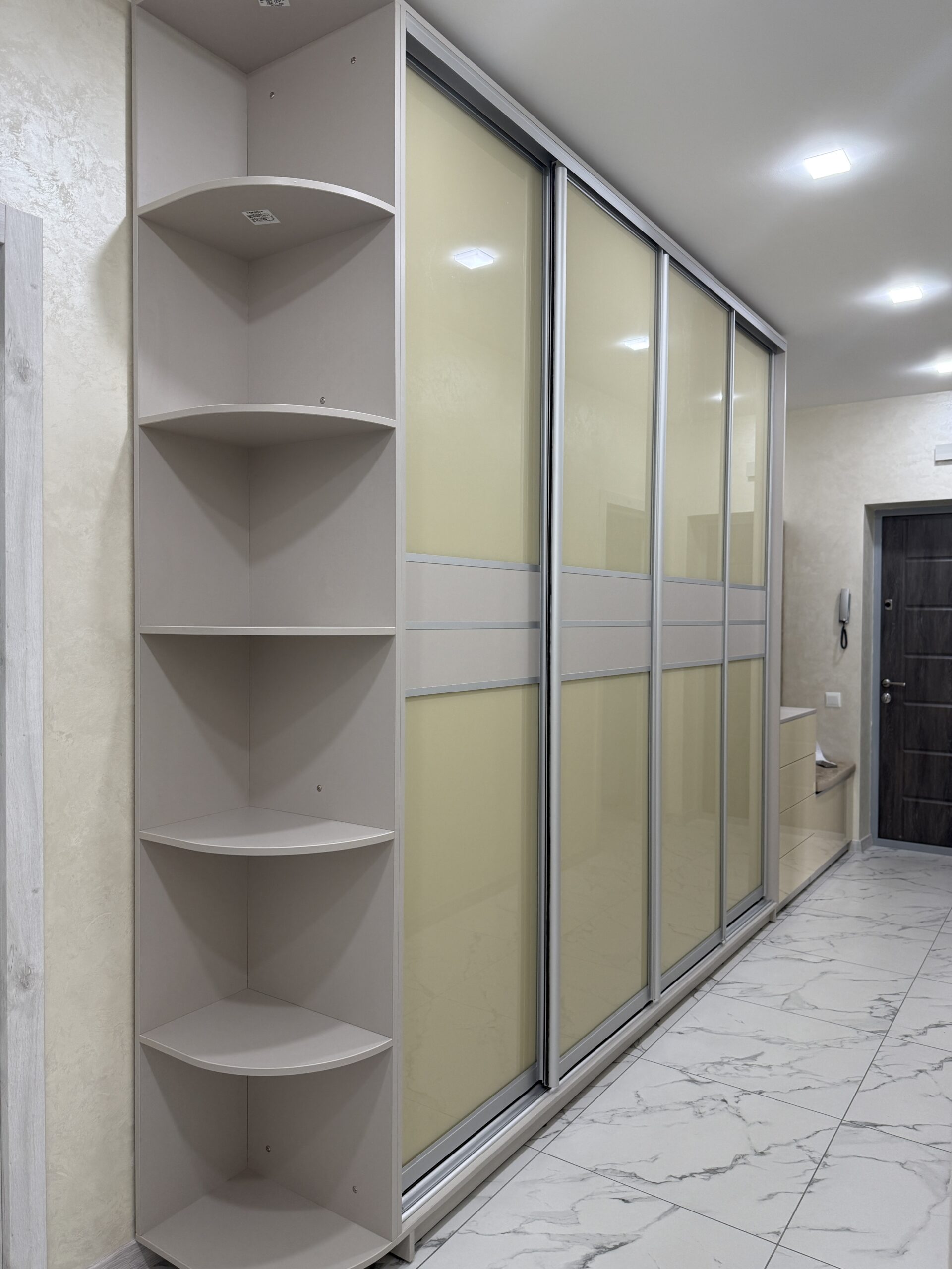 Шафа-купе 270см з срібним профілем та з консоллю, Garant