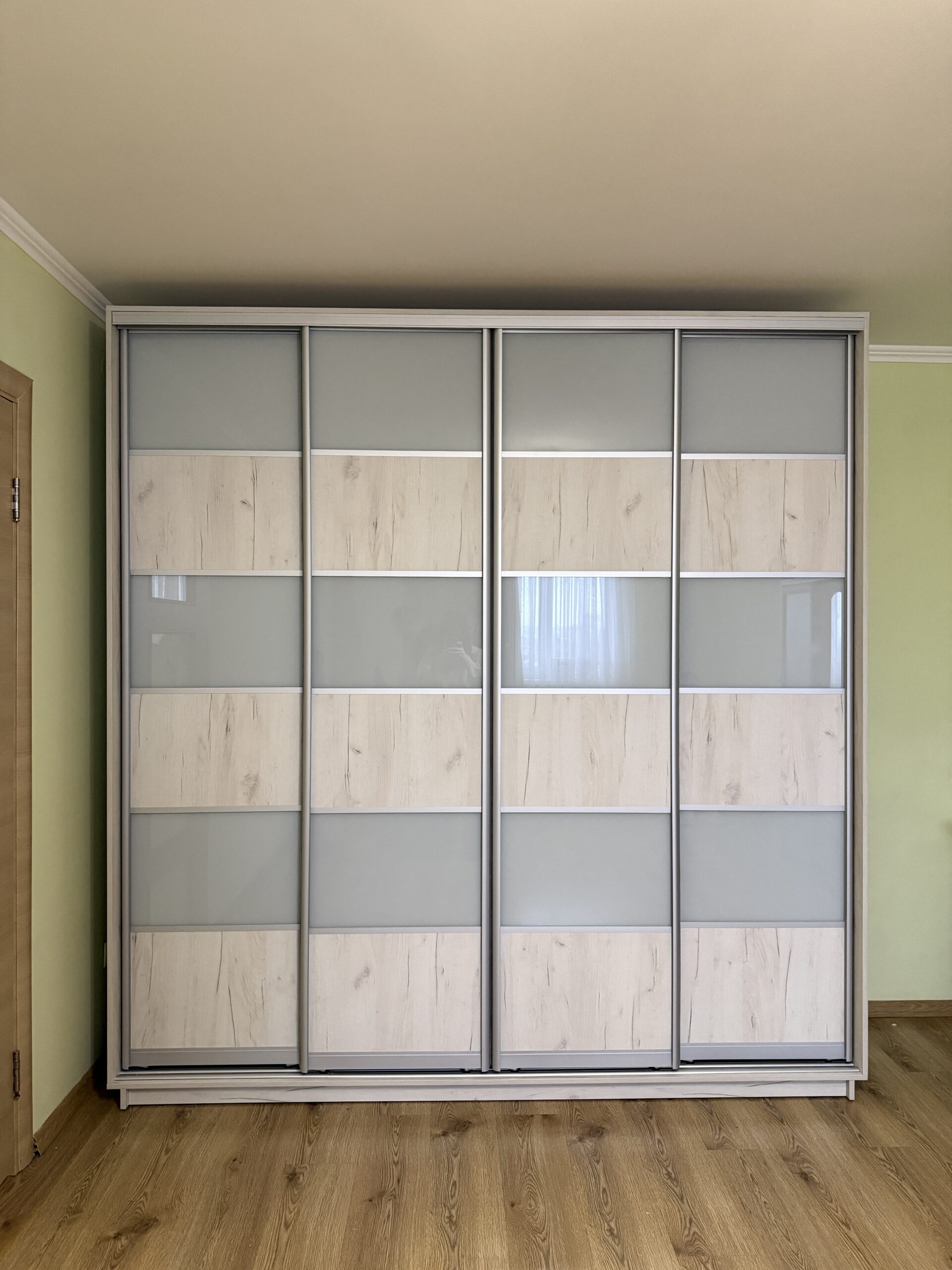 Шафа-купе 230см з срібним профілем, Garant